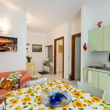 30 Mt Dal Mare, Nel Centro E Con Posto Auto Apartment *